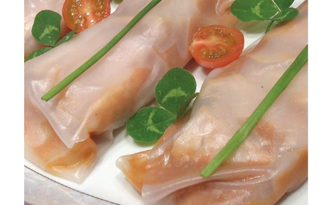 Závitok z bieleho tuniaka s baklažánovo-paprikovým pyré